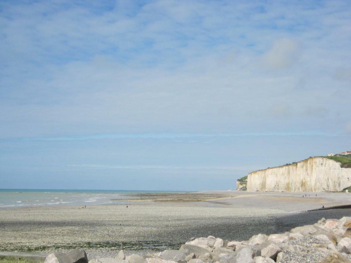 Gite Des Pins Penches Brunville Exterior foto